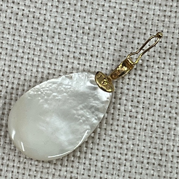 Genuine Vintage 14k Gold Mother-of-Pearl Teardrop Pendant, 7.1g, Stamped 14K - Picture 6 of 17